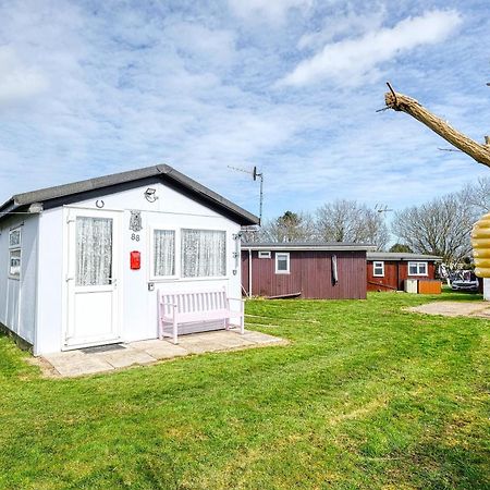 Two Hoots Chalet مونديسلي المظهر الخارجي الصورة