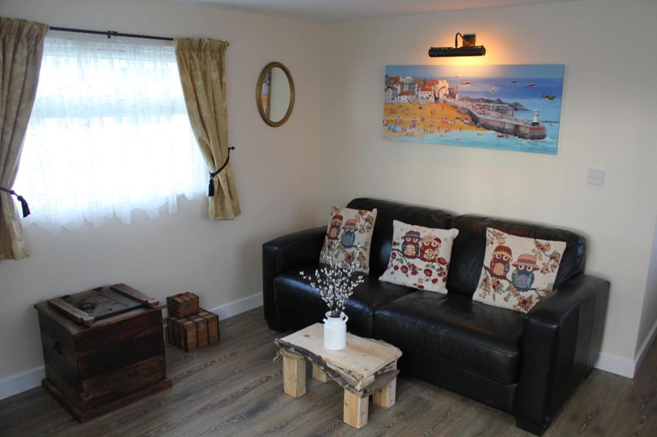 Two Hoots Chalet مونديسلي المظهر الخارجي الصورة