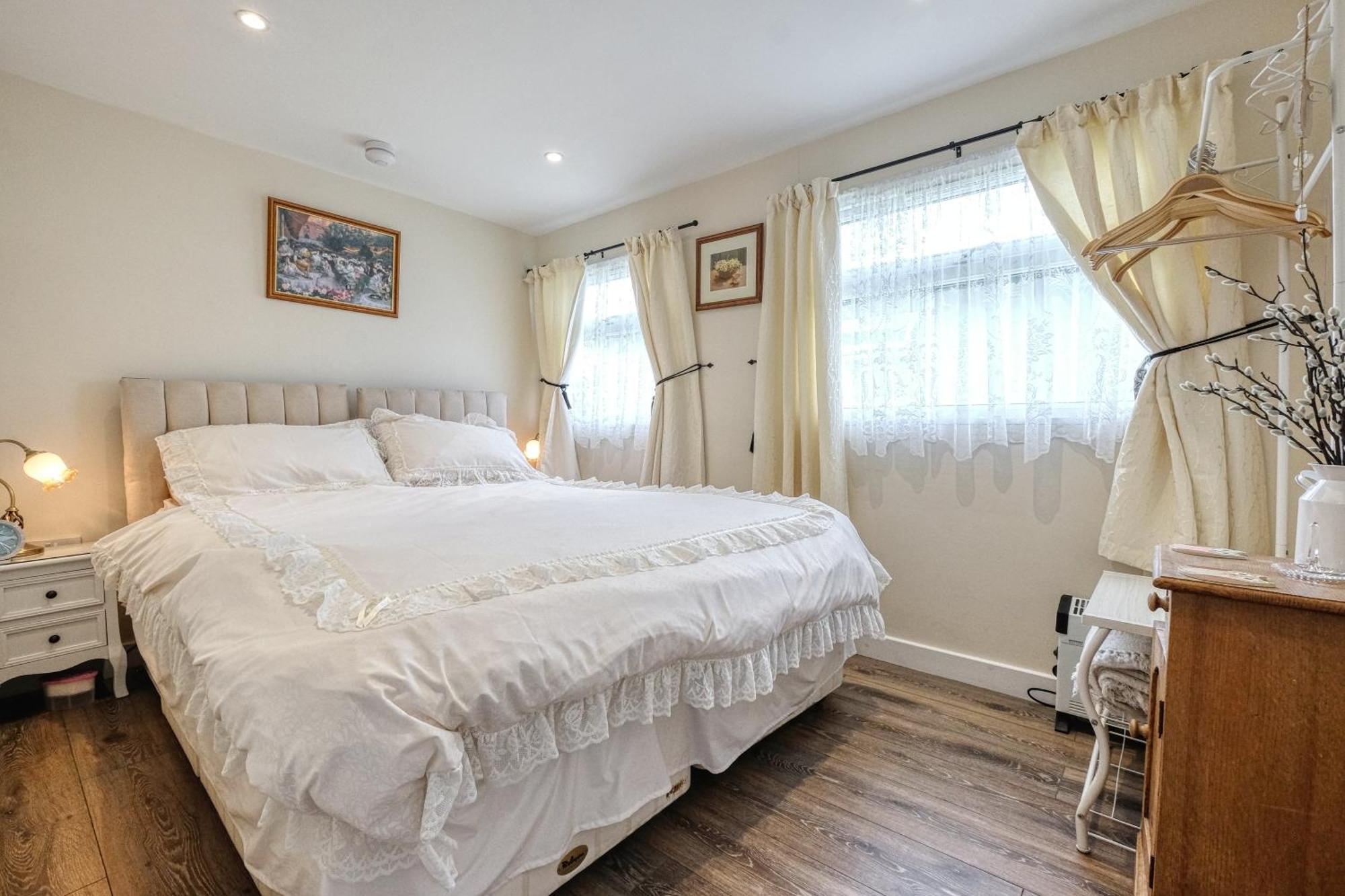 Two Hoots Chalet مونديسلي المظهر الخارجي الصورة
